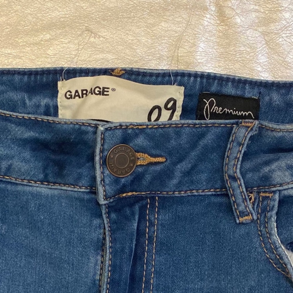 Jeans - Picture 2 of 5